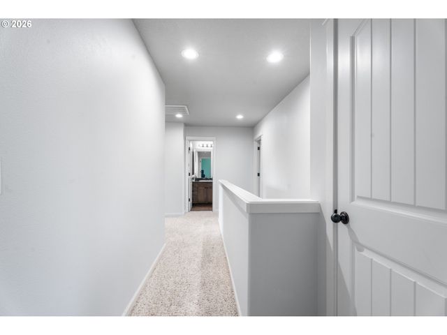 218 FINNEYS Ave, Molalla, OR 97038