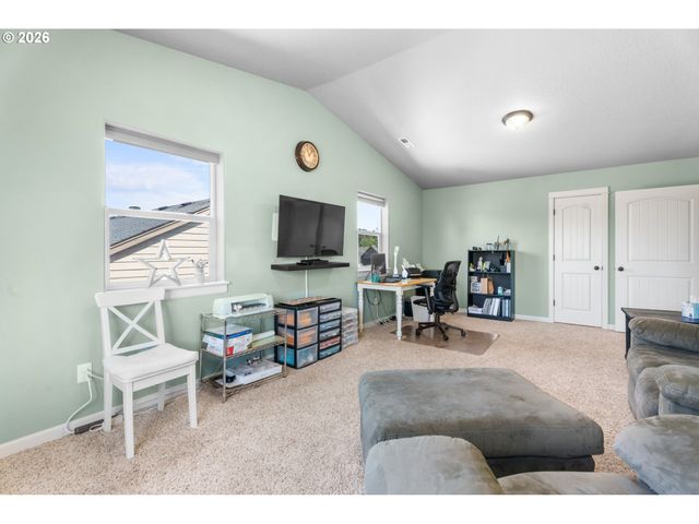 218 FINNEYS Ave, Molalla, OR 97038