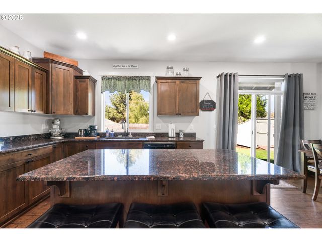 218 FINNEYS Ave, Molalla, OR 97038