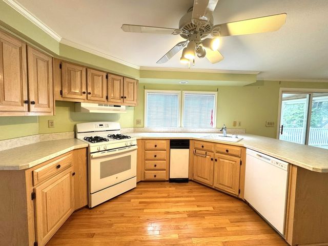 25 Fieldwood Dr, Bridgewater, MA 02324
