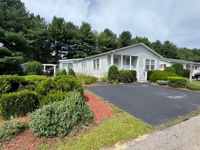 25 Fieldwood Dr, Bridgewater, MA 02324