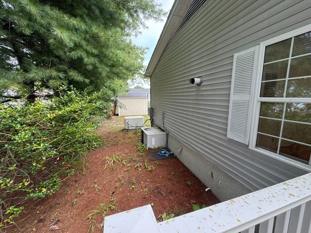 25 Fieldwood Dr, Bridgewater, MA 02324