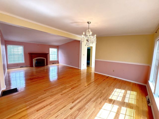 25 Fieldwood Dr, Bridgewater, MA 02324