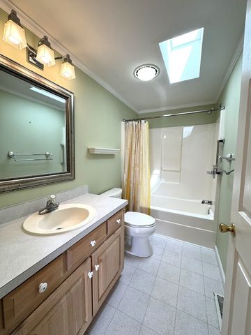 25 Fieldwood Dr, Bridgewater, MA 02324