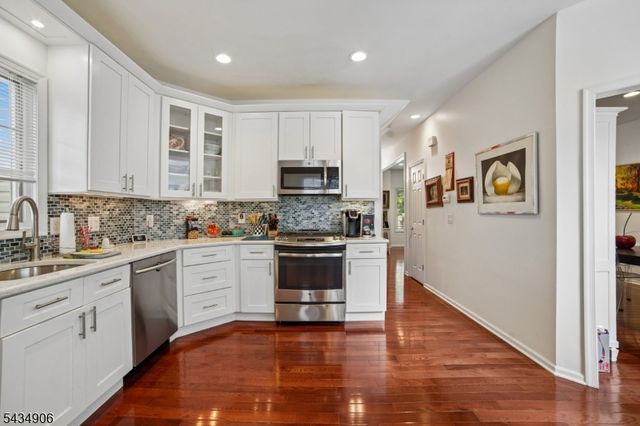 1098 Smith Manor Blvd, West Orange Twp., NJ 07052