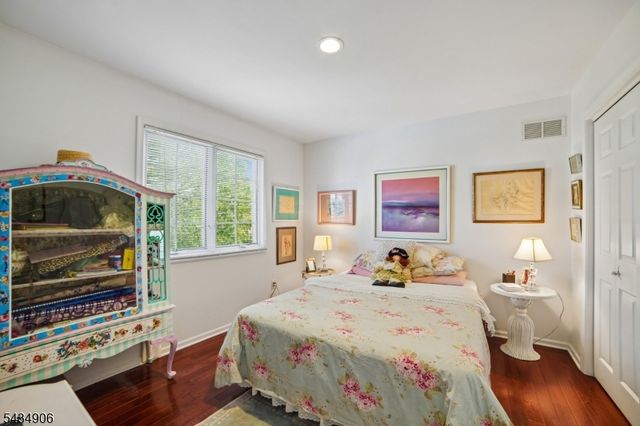 1098 Smith Manor Blvd, West Orange Twp., NJ 07052