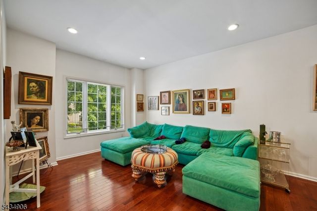1098 Smith Manor Blvd, West Orange Twp., NJ 07052