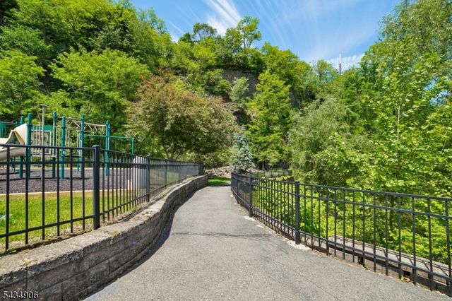 1098 Smith Manor Blvd, West Orange Twp., NJ 07052