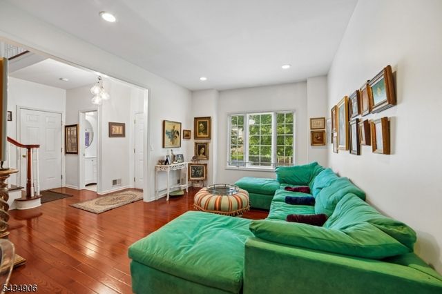 1098 Smith Manor Blvd, West Orange Twp., NJ 07052