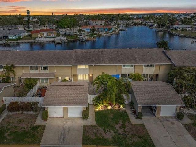 6537 CAPE HATTERAS WAY NE 4, St Petersburg, FL 33702