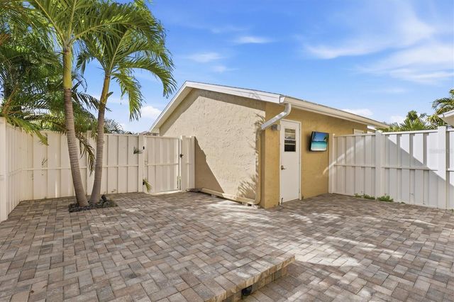 6537 CAPE HATTERAS WAY NE 4, St Petersburg, FL 33702