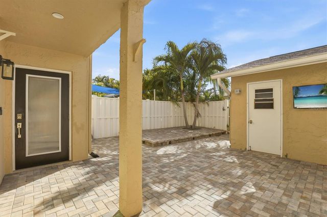 6537 CAPE HATTERAS WAY NE 4, St Petersburg, FL 33702