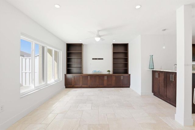 6537 CAPE HATTERAS WAY NE 4, St Petersburg, FL 33702