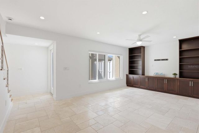 6537 CAPE HATTERAS WAY NE 4, St Petersburg, FL 33702