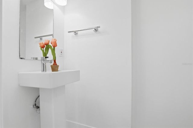 6537 CAPE HATTERAS WAY NE 4, St Petersburg, FL 33702