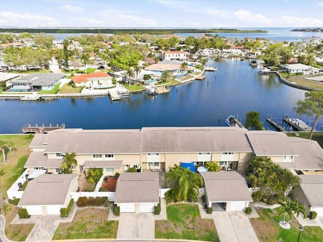 6537 CAPE HATTERAS WAY NE 4, St Petersburg, FL 33702