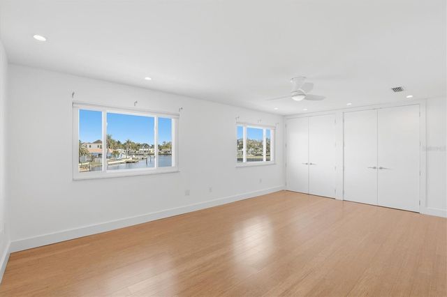 6537 CAPE HATTERAS WAY NE 4, St Petersburg, FL 33702