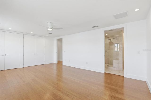 6537 CAPE HATTERAS WAY NE 4, St Petersburg, FL 33702