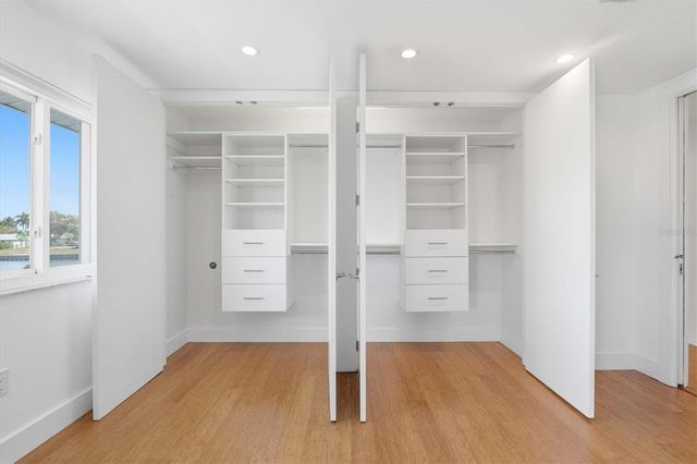 6537 CAPE HATTERAS WAY NE 4, St Petersburg, FL 33702