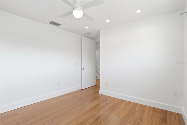 6537 CAPE HATTERAS WAY NE 4, St Petersburg, FL 33702