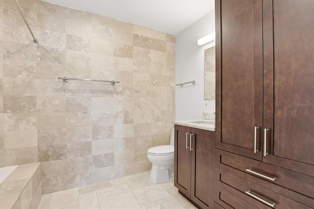 6537 CAPE HATTERAS WAY NE 4, St Petersburg, FL 33702