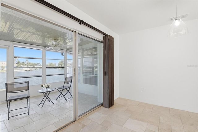 6537 CAPE HATTERAS WAY NE 4, St Petersburg, FL 33702