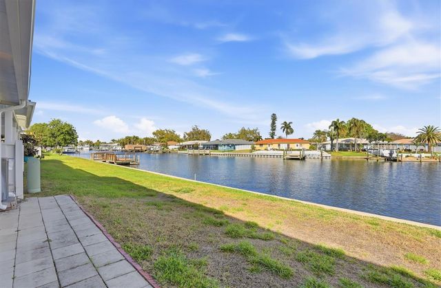 6537 CAPE HATTERAS WAY NE 4, St Petersburg, FL 33702