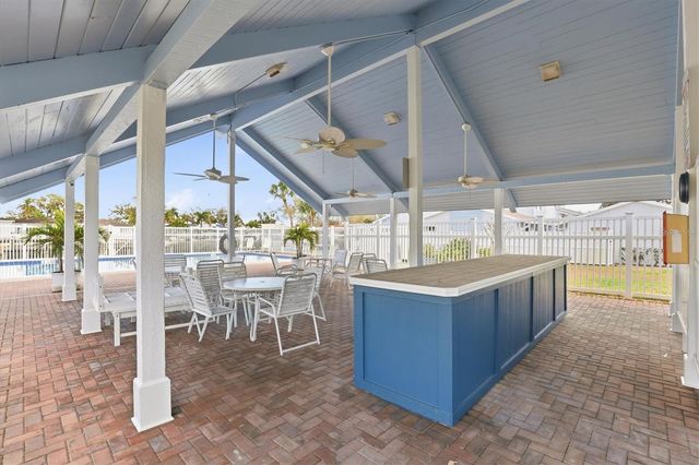 6537 CAPE HATTERAS WAY NE 4, St Petersburg, FL 33702