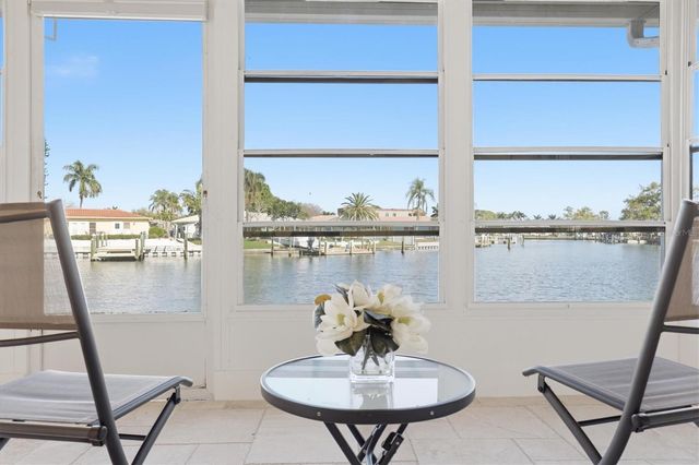 6537 CAPE HATTERAS WAY NE 4, St Petersburg, FL 33702