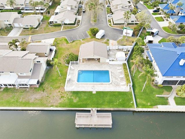 6537 CAPE HATTERAS WAY NE 4, St Petersburg, FL 33702