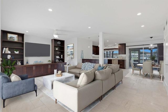 6537 CAPE HATTERAS WAY NE 4, St Petersburg, FL 33702