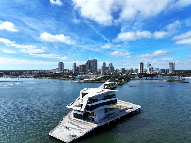 6537 CAPE HATTERAS WAY NE 4, St Petersburg, FL 33702