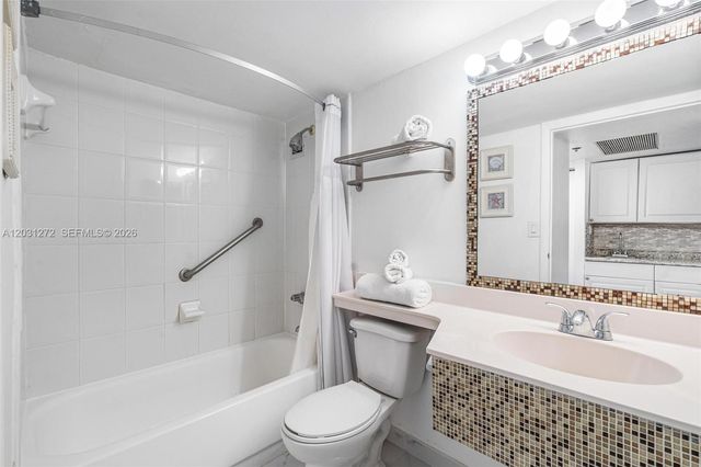 19201 Collins Avenue 104, Sunny Isles Beach, FL 33160