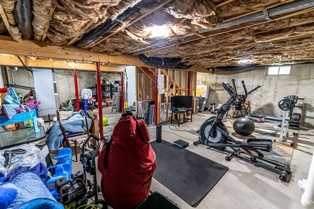 81 Marathon Way, Manchester, NH 03109