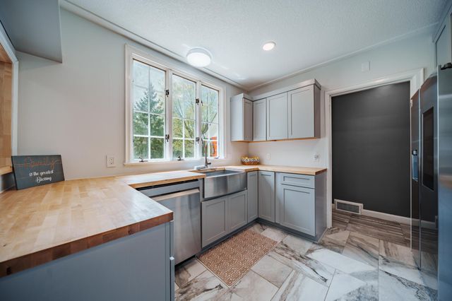 7800 Pearson Way NE, Fridley, MN 55432