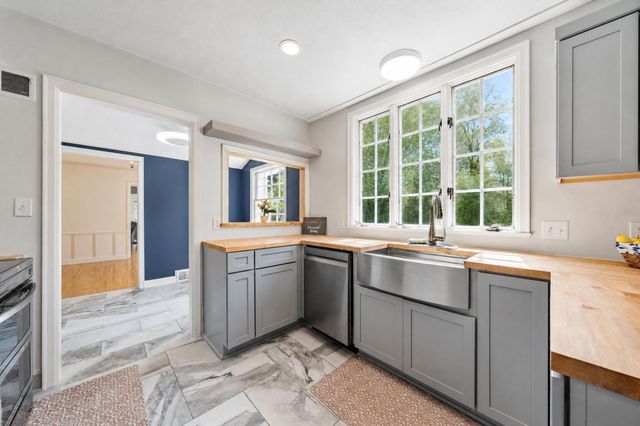 7800 Pearson Way NE, Fridley, MN 55432