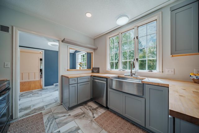 7800 Pearson Way NE, Fridley, MN 55432