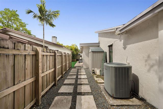 11774 SW 133 Ct, Miami, FL 33186