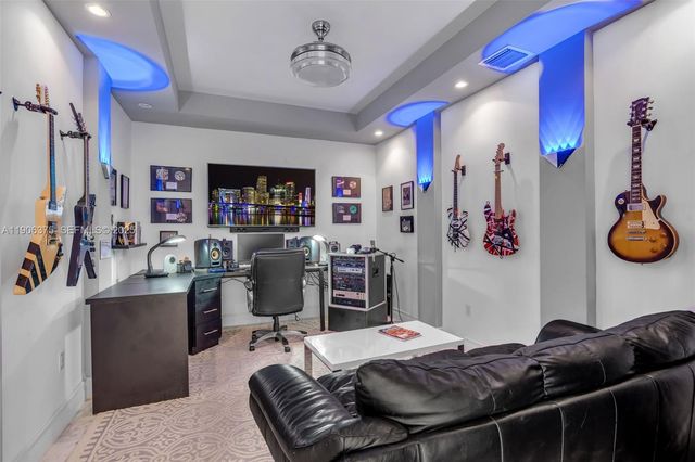 2085 Keystone Boulevard, North Miami, FL 33181