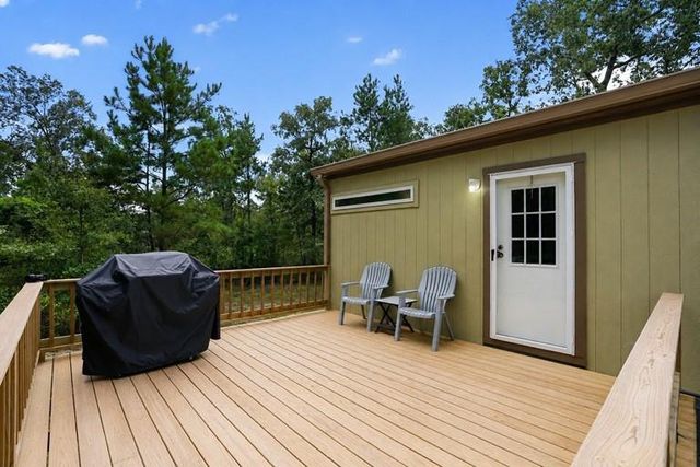 10 Oakwood Drive, Huntsville, TX 77320