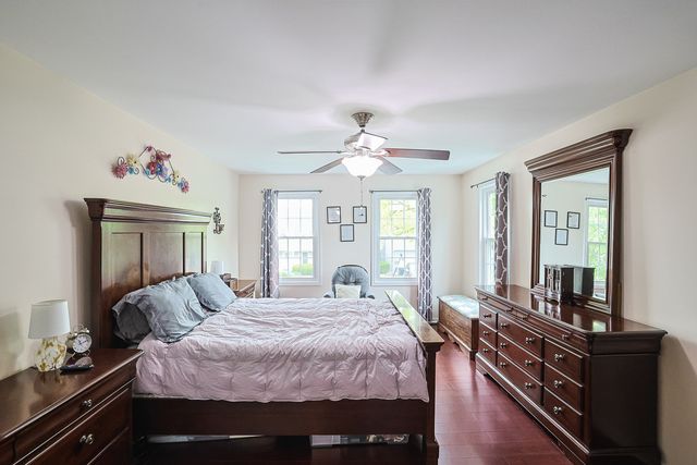 830 Hawk Lane, Carol Stream, IL 60188