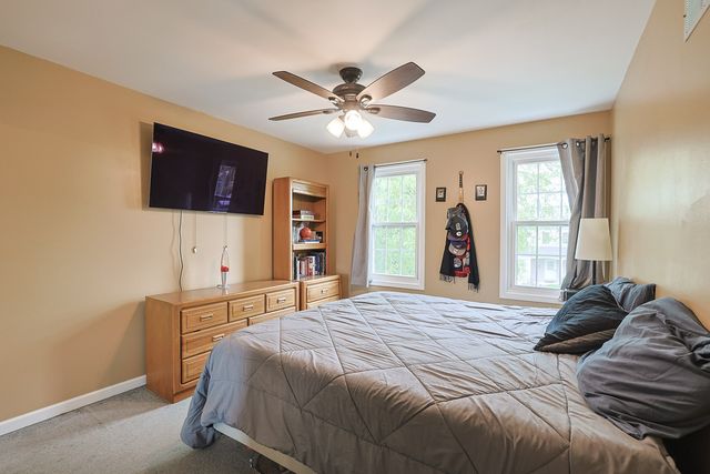 830 Hawk Lane, Carol Stream, IL 60188