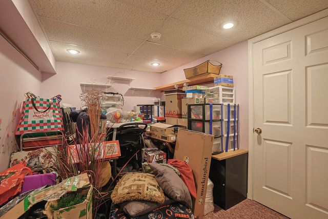 830 Hawk Lane, Carol Stream, IL 60188