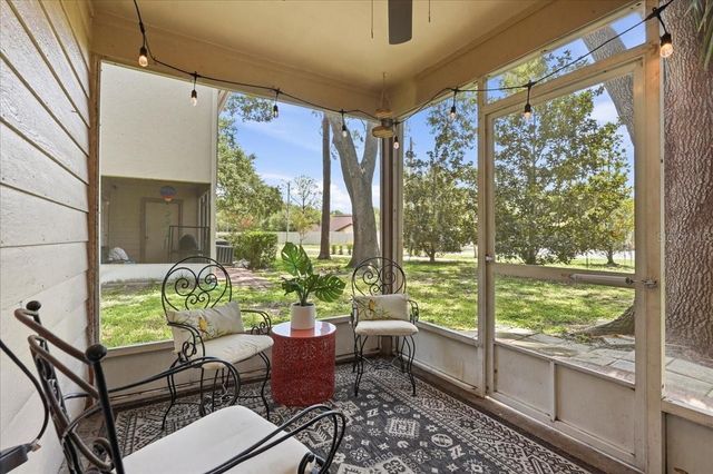 2120 FLETCHERS POINT CIRCLE, Tampa, FL 33613