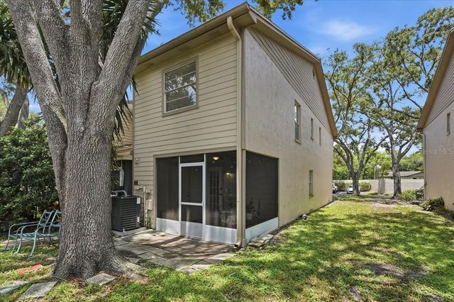 2120 FLETCHERS POINT CIRCLE, Tampa, FL 33613