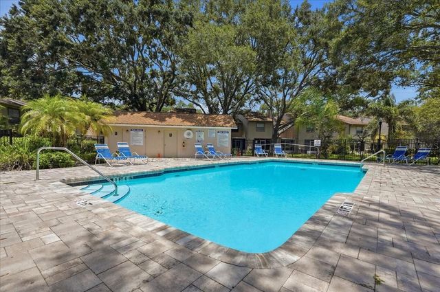2120 FLETCHERS POINT CIRCLE, Tampa, FL 33613
