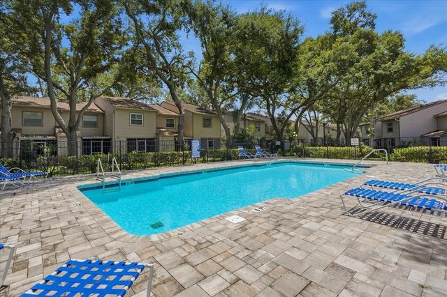 2120 FLETCHERS POINT CIRCLE, Tampa, FL 33613