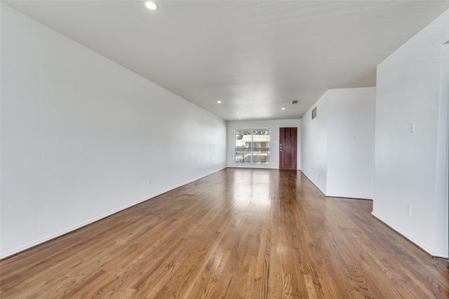 4616 W Lovers Lane 218, Dallas, TX 75209