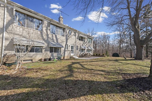 5955 Alan Drive 61, Brighton, MI 48116