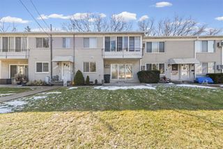 5955 Alan Drive 61, Brighton, MI 48116